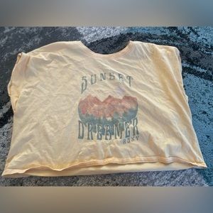 Light weight cropped shirt